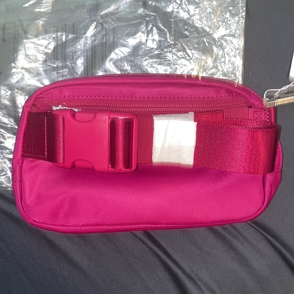 Lululemon belt bag - Picture 2 of 4